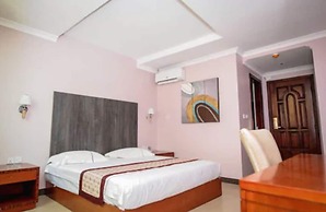 Russel Hotel