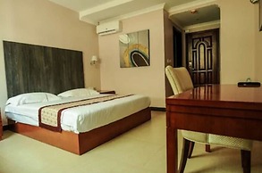 Russel Hotel