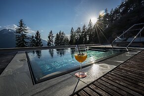 NIDUM - Casual Luxury Hotel