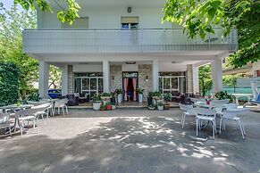 Hotel Holiday