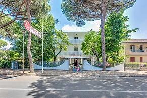 Hotel Holiday