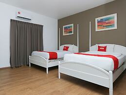 OYO 89915 East Mount Hotel