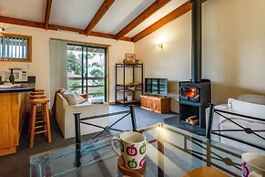 Freycinet Cottage 2