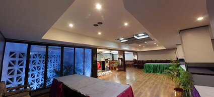 Hotel Parisutham