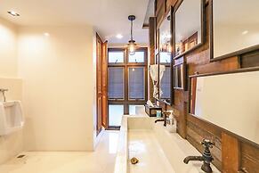 Siam Plug In Hostel