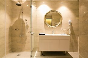 M hotel