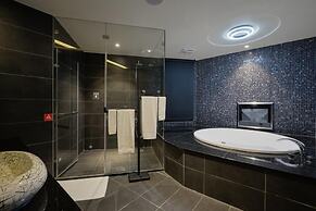 M hotel
