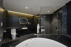 M hotel