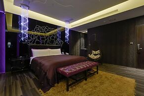 M hotel