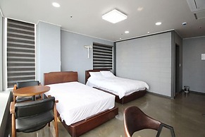 MoonDong's Hostel
