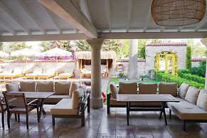 Alacati Limonaia Hotel
