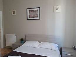 48 airport budget rooms