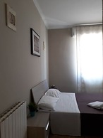 48 airport budget rooms