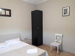 48 airport budget rooms