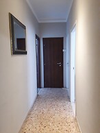 48 airport budget rooms