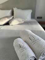 Unique Suites
