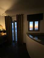 Unique Suites