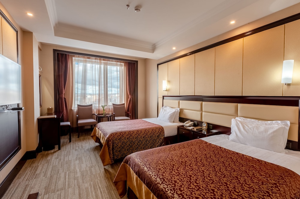 The Grand Hill Hotel