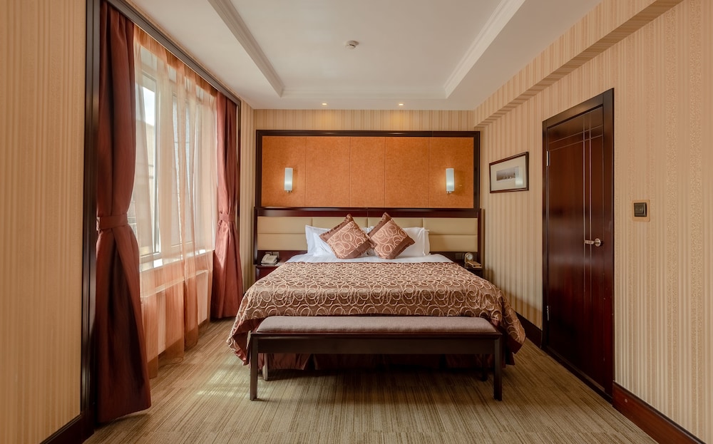 The Grand Hill Hotel