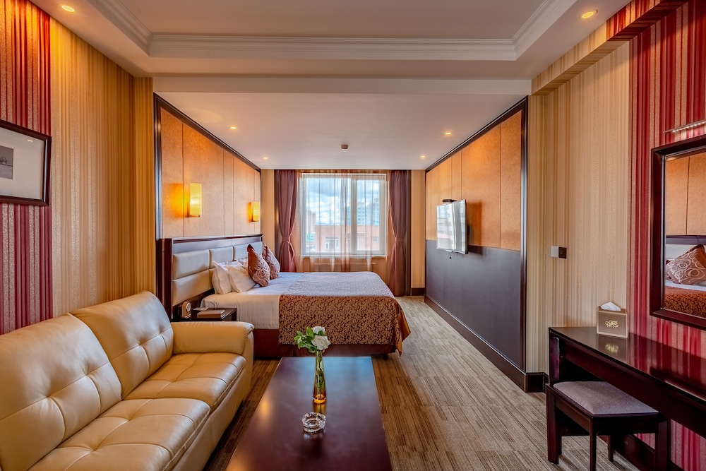 The Grand Hill Hotel