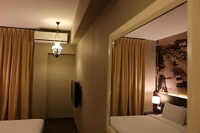 The Grand Jade Hotel