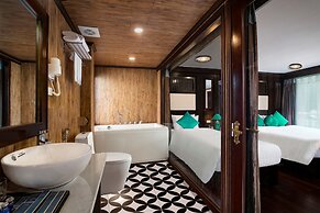 Alisa Luxury Cruise