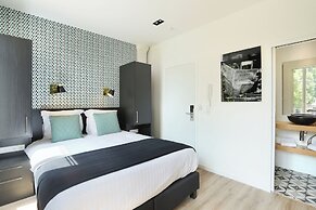 YAYS Paris Zola by Numa