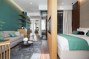 Dominic Smart & Luxury Suites Parliament