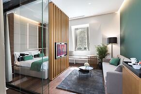 Dominic Smart & Luxury Suites Parliament