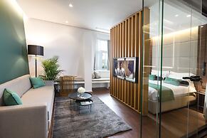 Dominic Smart & Luxury Suites Parliament