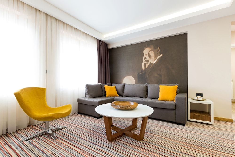 Hotel Tesla - Smart Stay