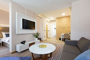 Hotel Tesla - Smart Stay