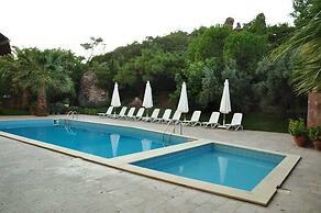 Palm Court Suites