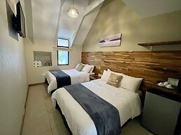 Hotel El Manglar & Cantarana