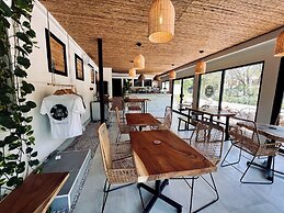 Hotel El Manglar & Cantarana