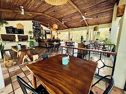 Hotel El Manglar & Cantarana