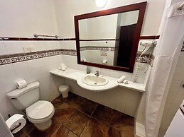 Hotel El Manglar & Cantarana