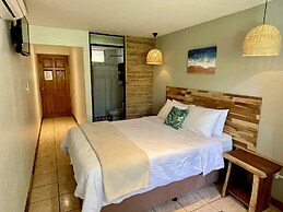 Hotel El Manglar & Cantarana