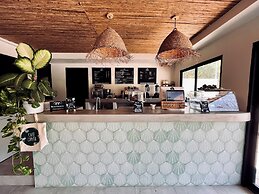 Hotel El Manglar & Cantarana