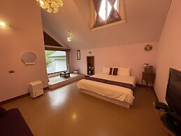 Fuyam Tourist Home