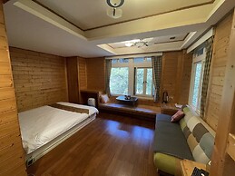 Fuyam Tourist Home