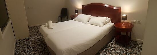 Koresh Hotel