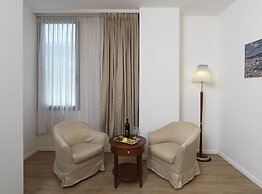 Koresh Hotel