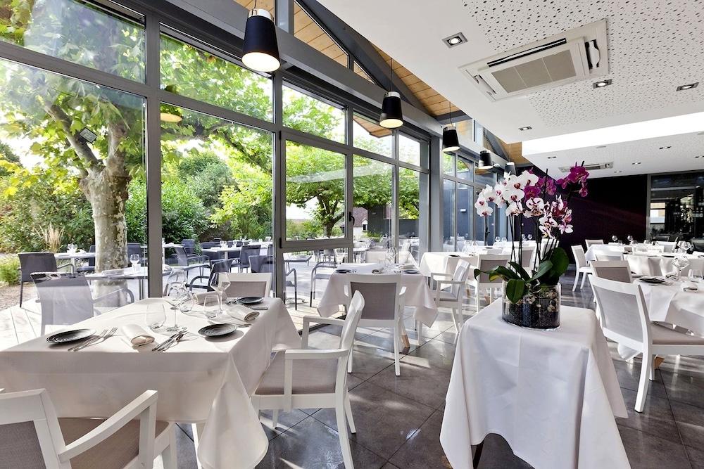 Logis Hostellerie St Germain