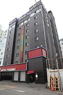 V Hotel