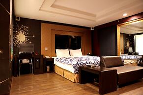 V Hotel