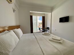 Cam Hotel