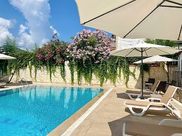 Cam Hotel