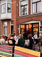 The Golden Stork - Hostel