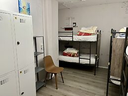 The Golden Stork - Hostel